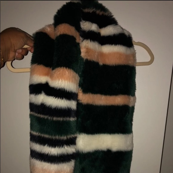 fur stole from Ann Taylor - Picture 2 of 3